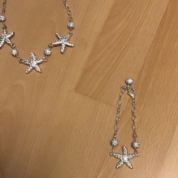 Stunning Starfish Necklace and Bracelet Set 🎁🏝 - Picture 4 of 6